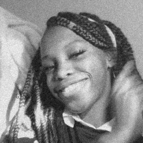 Meet your Posher, Tamia - Picture 1 of 1